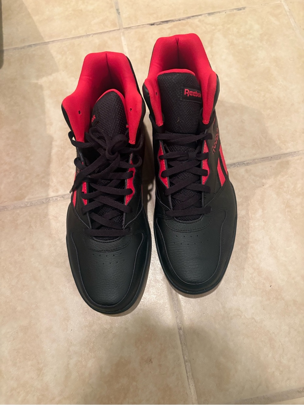 Reebok Men's Black and Red Mid-Top Sneakers